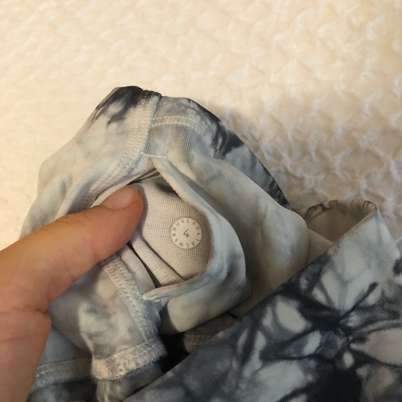 Lululemon Wunder Under 7/8 Black White Shibori Sz4 - Picture 6 of 6